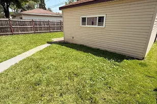 11949 S Yale Ave, Chicago, IL 60628 - Photo 31