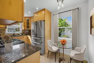 630 Hermitage Dr, Deerfield, IL 60015 - Photo 5