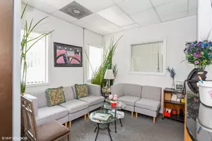 3901 Oakton St, Skokie, IL 60076 - Photo 11