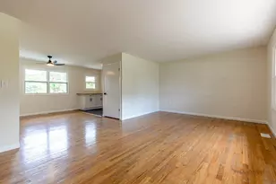 25610 S Parkside Dr, Channahon, IL 60410 - Photo 9