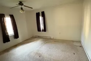 212 Yount Ave, Watseka, IL 60970 - Photo 9