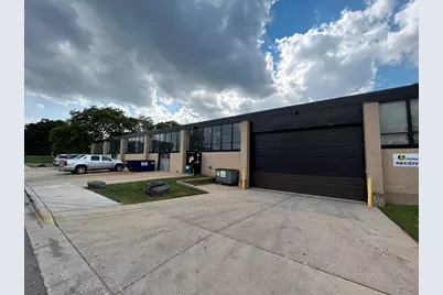 4242 W Bryn Mawr Avenue, Chicago, IL 60646 - Photo 1