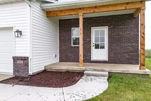 1313 Woodbine Rd, Bloomington, IL 61704 - Photo 3