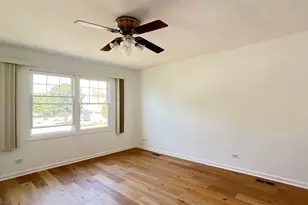 358 E Farmingdale Circle, Vernon Hills, IL 60061 - Photo 11