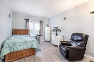 7091 W Touhy Ave, Niles, IL 60714 - Photo 17