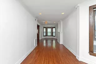 3744 N Fremont St, Chicago, IL 60613 - Photo 5