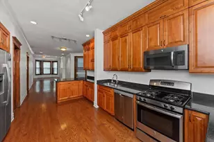 3744 N Fremont St, Chicago, IL 60613 - Photo 7