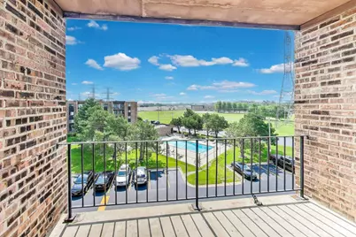 701 W Huntington Commons Road #418, Mount Prospect, IL 60056 - Photo 3