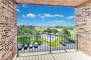 701 W Huntington Commons Rd, Mount Prospect, IL 60056 - Photo 3