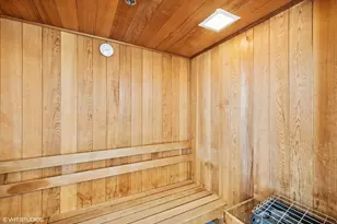 550 N St Clair St, Chicago, IL 60611 - Photo 19