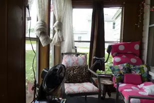 105 W 3rd Ave, La Harpe, IL 61450 - Photo 5