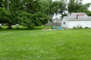 105 W 3rd Ave, La Harpe, IL 61450 - Photo 33