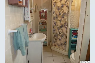 105 W 3rd Avenue, La Harpe, IL 61450 - Photo 23