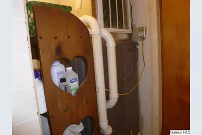 105 W 3rd Avenue, La Harpe, IL 61450 - Photo 25