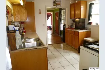 105 W 3rd Avenue, La Harpe, IL 61450 - Photo 21