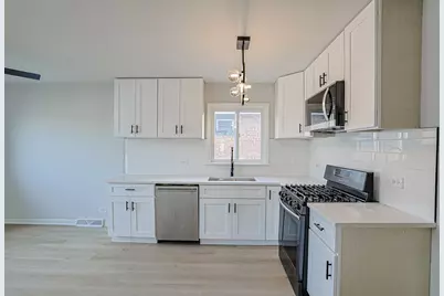 371 Bensley Avenue, Calumet City, IL 60409 - Photo 7