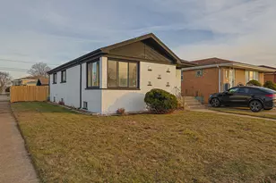 371 Bensley Ave, Calumet City, IL 60409 - Photo 3