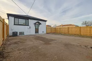 371 Bensley Ave, Calumet City, IL 60409 - Photo 5