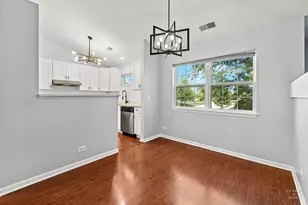 9521 Georgetown Ln, Crystal Lake, IL 60014 - Photo 5