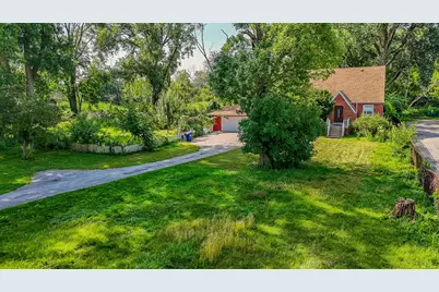 2910 E 138th Place, Burnham, IL 60633 - Photo 3