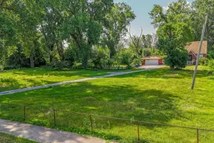 2910 E 138th Pl, Burnham, IL 60633 - Photo 9