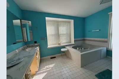 1062 Dearborn Lane, Vernon Hills, IL 60061 - Photo 25