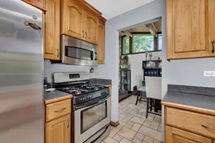 20W260 Meadow Ln, Lemont, IL 60439 - Photo 13