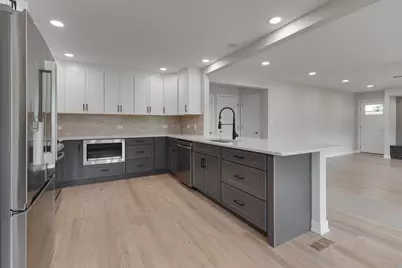 301 Lance Drive, Des Plaines, IL 60016 - Photo 9