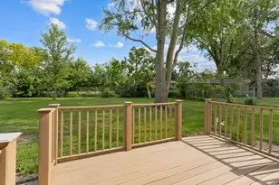 301 Lance Dr, Des Plaines, IL 60016 - Photo 23