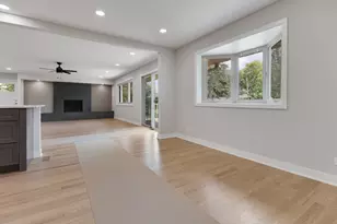 301 Lance Dr, Des Plaines, IL 60016 - Photo 11