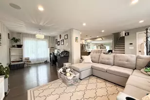 1105 Wilmington Ln, Hoffman Estates, IL 60169 - Photo 9