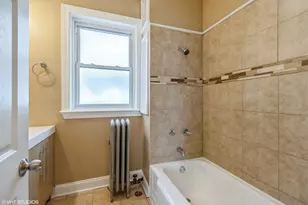7846 S Bennett Ave, Chicago, IL 60649 - Photo 13