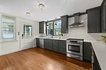 84 N Walkup Avenue, Crystal Lake, IL 60014 - Photo 11