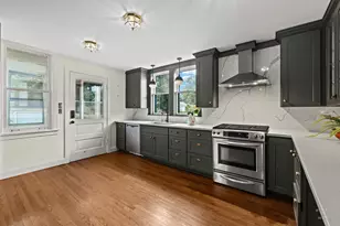 84 N Walkup Ave, Crystal Lake, IL 60014 - Photo 11