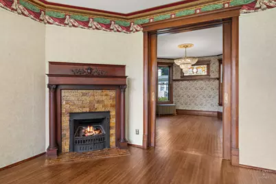 84 N Walkup Avenue, Crystal Lake, IL 60014 - Photo 7