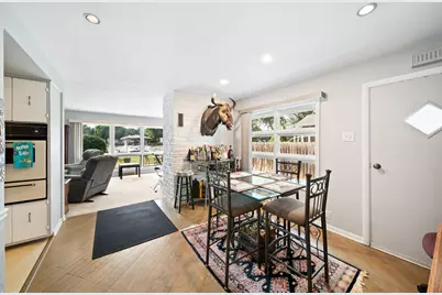 1515 N River Road, McHenry, IL 60051 - Photo 9