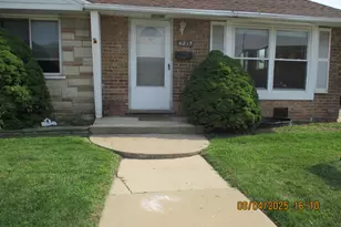 4215 W 87th St, Hometown, IL 60456 - Photo 1