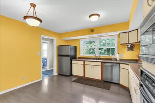 1202 Foothill Dr, Champaign, IL 61821 - Photo 13