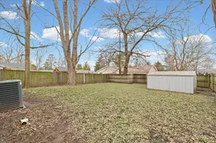 808 W William St, Monticello, IL 61856 - Photo 27