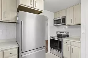 808 W William St, Monticello, IL 61856 - Photo 11