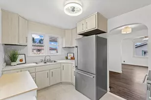 808 W William St, Monticello, IL 61856 - Photo 9