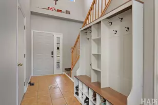 902 Huntington Dr, Elk Grove Village, IL 60007 - Photo 3