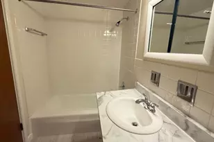 5240 Galitz St, Skokie, IL 60077 - Photo 15