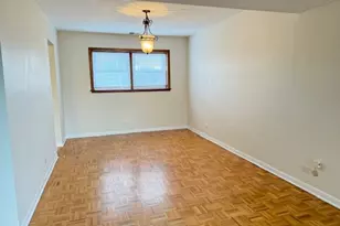 5240 Galitz St, Skokie, IL 60077 - Photo 7