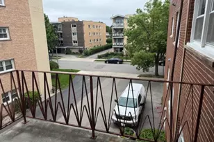 5240 Galitz St, Skokie, IL 60077 - Photo 17