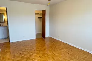 5240 Galitz St, Skokie, IL 60077 - Photo 9