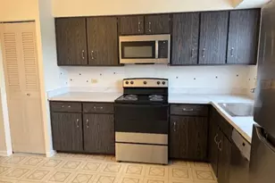 5240 Galitz St, Skokie, IL 60077 - Photo 5