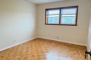 5240 Galitz St, Skokie, IL 60077 - Photo 13