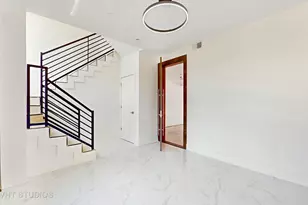 6340 Hennings Ct, Morton Grove, IL 60053 - Photo 35