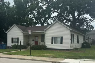 2302 4th St, Peru, IL 61354 - Photo 1